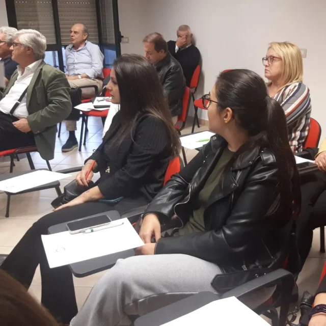 Termina con oggi il ciclo di incontri presso la CdO Foggia per l'anno 2024. Un tema molto sentito quello delle risorse umane. Si è approfondito grazie ad Alessandro Iacubino l'importanza dei concetti fondamentali che costituiscono il capitale umano nelle aziende. Cambia-menti e migliora-menti possono muovere i primi  passi per il successo aziendale. 

Questi temi e tanti altri, allietati da un piacevole cadeau offerto da Dolcemente - pasticceria artigianale - Apricena e San Severo 

Valoreumano PMI Tutoring #impresa #formazione #capitaleumano #capitaleumano