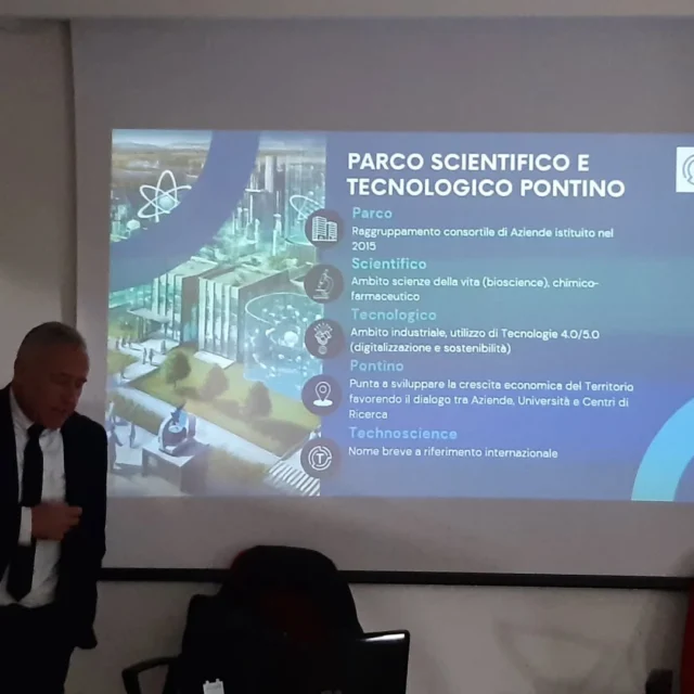 🎯 Si è  tenuta questo pomeriggio, presso la sede di Cdo Foggia, la Tavola Rotonda sul tema dell'Innovazione e Nuove Tecnologie nei Sistemi di Produzione e Logistica.

Grazie a Technoscience parco scientifico Pontino  le imprese hanno approfondito quanto sia importante tendere verso l'evoluzione tecnologica attraverso l'Intelligenza Artificiale e l'Industria 4.0. 
La digitalizzazione, la robotica, l'automazione, possono essere al servizio delle imprese che vogliono sviluppare e realizzare idee e progetti imprenditoriali grazie ai centri di competenza di Technoscience.

Ringraziamo il gruppo intervenuto del Parco Scientifico: Lorenzo Sgarro, Stefano Di Rosa, Giuseppe Viglialoro, Michele Ciro Pistillo

#Technoscience #Innovazione #Industria40 #Automazione #Logistica #Digitalizzazione #AI #IoT #cdofoggia @pmi_tutoring